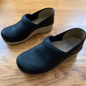 Dansko Professional Clogs 38 Oiled Black Natural
